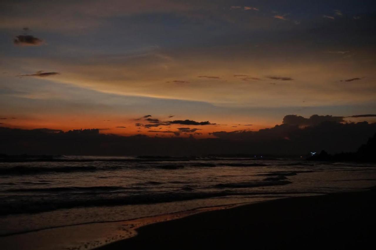 Ocean Breeze Villa Matara Kültér fotó