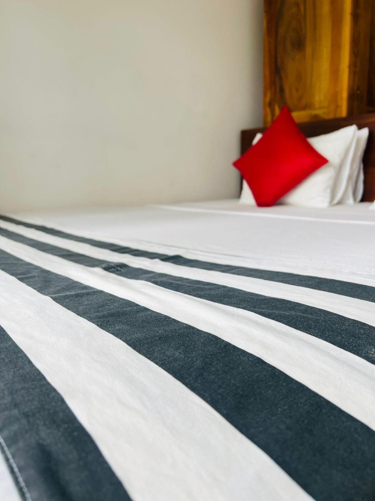Ocean Breeze Villa Matara Szoba fotó